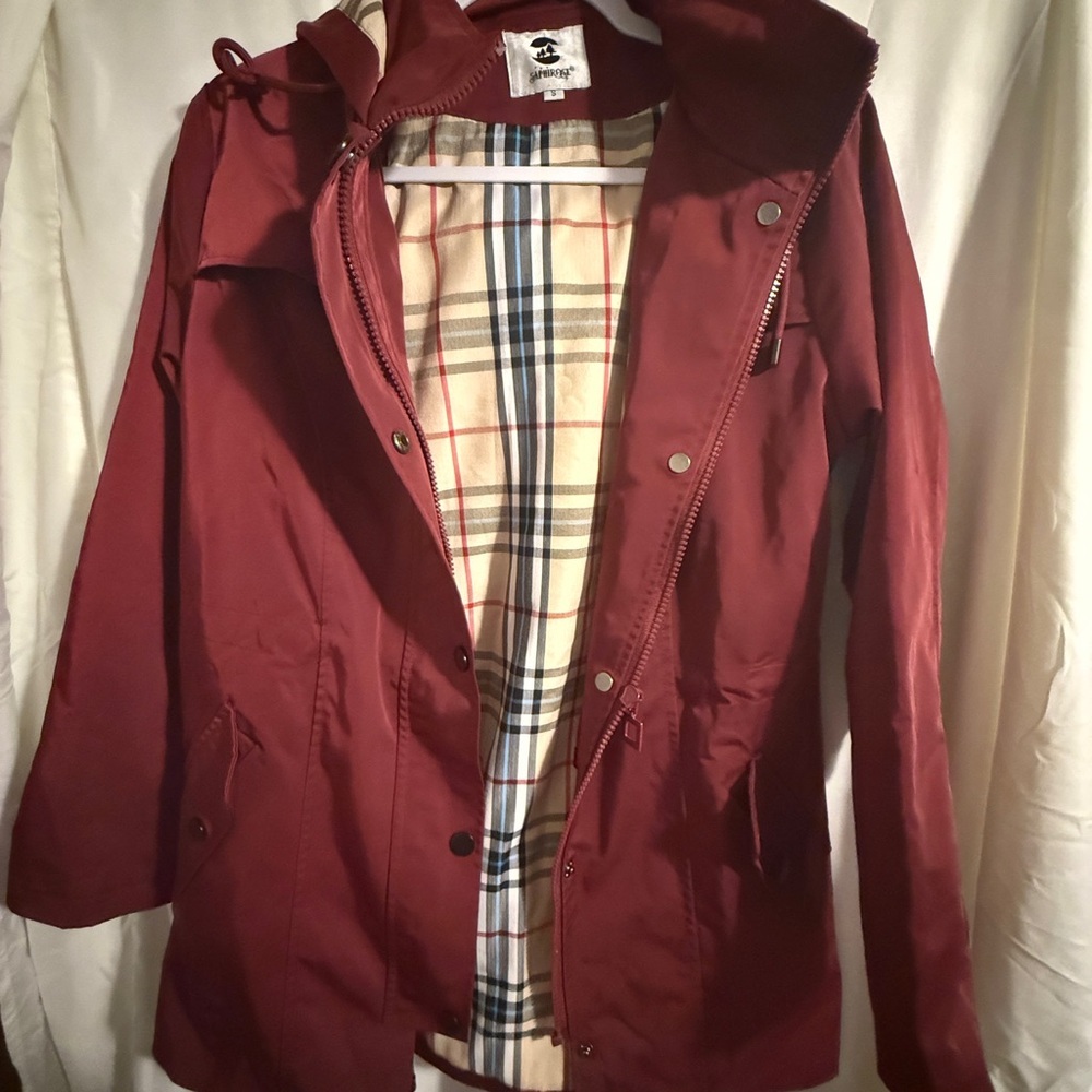 Saphirose Stylish Burgundy trench Jacket for Women